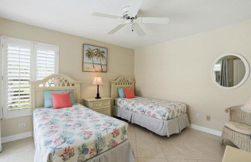 SUPERB LAKESIDE VILLA WITH PRIVATE POOL NAPLES - Foto 17