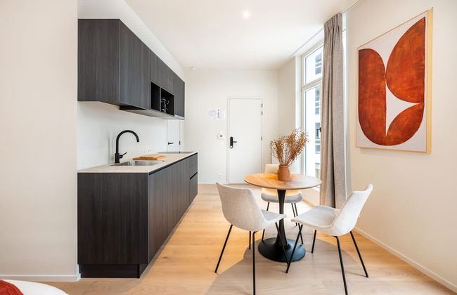 Trendy Modern Corner Studio With a View of Ghent - Foto 13