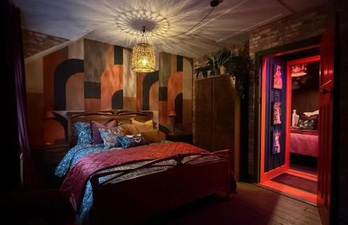 The Funky Hideaway with Hot Tub - Foto 13