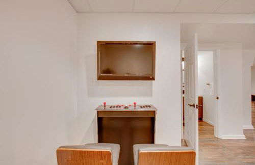 Game Room and Covered Patio Hummelstown Hideaway - Foto 18