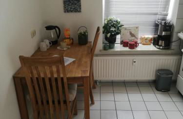 1 Zi Whg an der Universität zu Kiel-Alsenstrasse 17, perfekt als Schadenwohnung, eigener Parkplatz, große Wohnküche, Wlan, gemütlich möbliert, je 3 Min zur Universitätsklinik, Ostsee, Seebäder, City, Luxusfähren - Foto 11