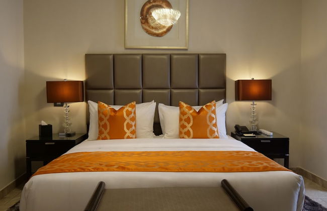 Oak Plaza Suites - Photo 36