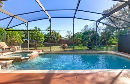 Spacious retreat w pool & game room - Foto 61