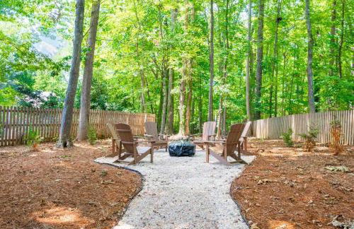 Cozy Boho Kildaire Farms Home- near Downtown - Foto 23