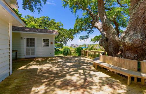 Historic Old Oak Cottage-Great water views! - Foto 37