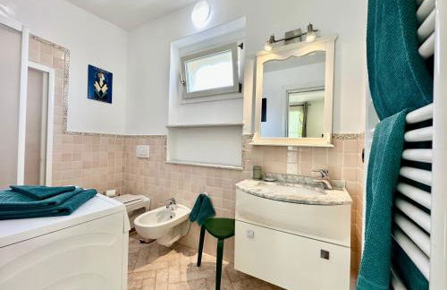 Villa Angelina Holiday Homes I Casa UG I A pochi chilometri da Sanremo e il suo Festival I Giardino I Parcheggio privato - Photo 6