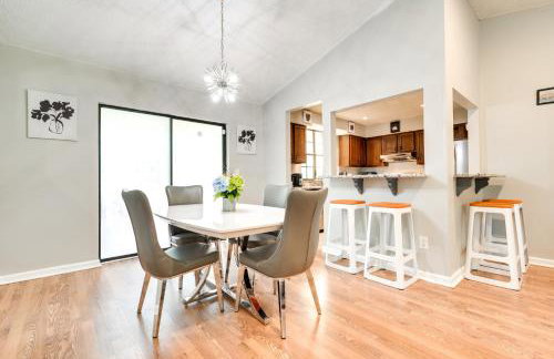 Fairburn Home w/ 2 Decks, Grill & Outdoor Dining! - Foto 5