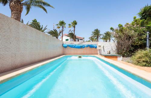 Home2Book Quiet Villa with Private Pool - Photo 5