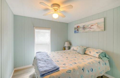 Boat and Fish Canal-Front Home on River - Foto 12