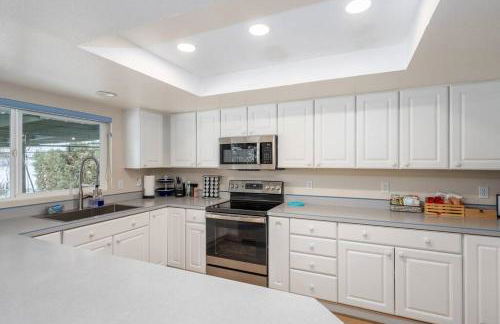 Edgewater Paradise HotTub Private Dock & Game Room - Foto 59