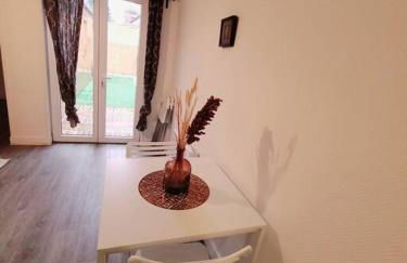 T2 cosy et calme avec terrasse - Foto 4