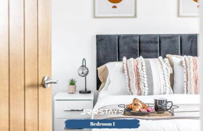 Dudley - Stylish 3 Bedroom Sleeps 6 Wi-Fi - JRR Stays - Foto 15