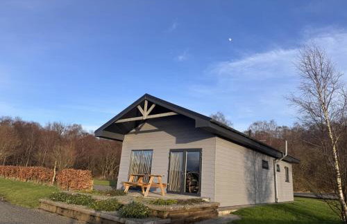 Spacious 3-Bedroom Chalet on Country Estate near Glasgow - sleeps 6 - Photo 15