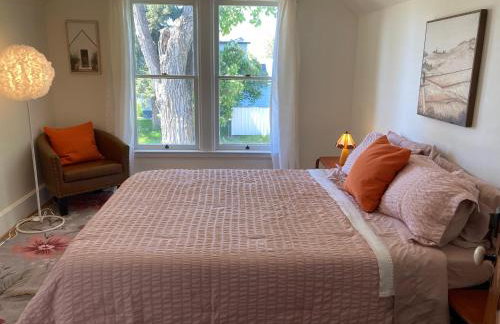 Historic Glacier Getaway with Spectacular Views-20mins to Glacier National Park-10mins to airport and walkable to downtown! - Foto 8