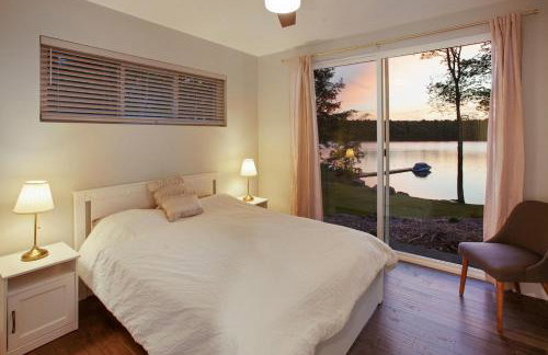Lakeside Lodge with Studio Apartment - Foto 35