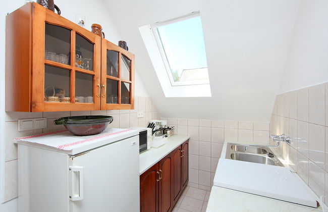 7 bedroom House in Balatonszárszó with garden and terrace - Photo 13