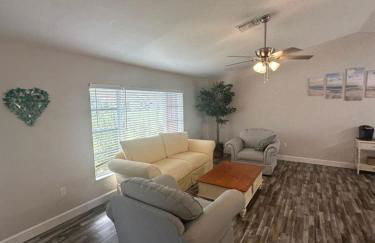 Heated pool with canal views - Foto 34