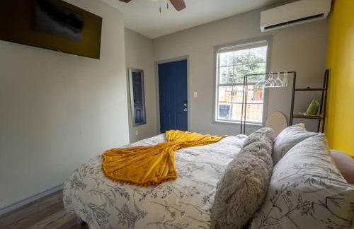 SuperValue Suite #1 @ East End Revitalized - Foto 8