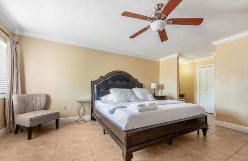 Renovated 3BR Dog Friendly Pond View W/D - Foto 48