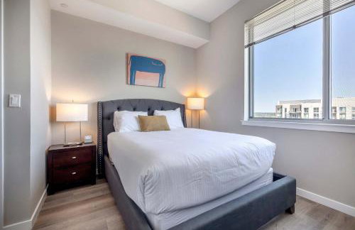 Spacious Harbor Apt with Balcony - Foto 12