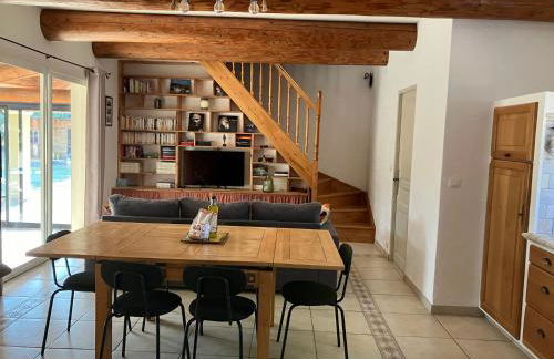 Mazet des Cèdres au pied de la colline - Foto 9