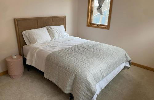 Crystal Lake Hillside with Private Sandy Beach - Foto 28