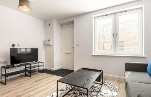 Modern Central Apartment in the Heart of York - Photo 4