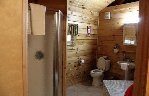 Romantic Yurt Getaway with a Private Hot Tub near Beckley, West Virginia - Foto 12