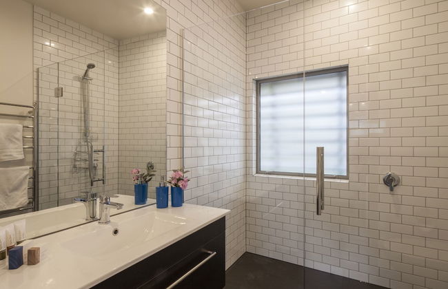 22 Hallenstein Apartments by Staysouth - Photo 43