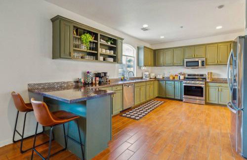 Cypress 5 Bedroom Retreat with Hot Tub, Firepit and Game Tables! Pet Friendly - Foto 12