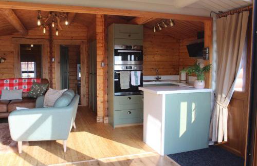 Beautifully Restored Log Cabin - Foto 18