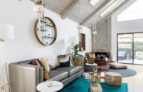 Silver Triangle Oasis with Verdant Backyard - Foto 12