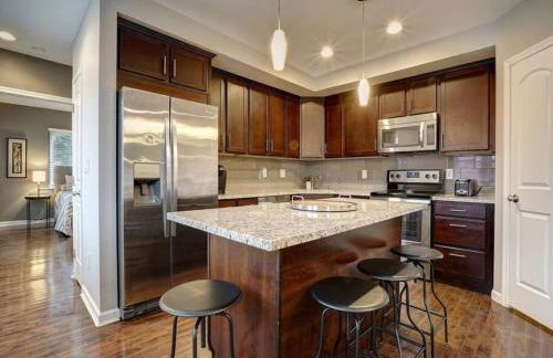 Bright 2BR near downtown - Foto 5