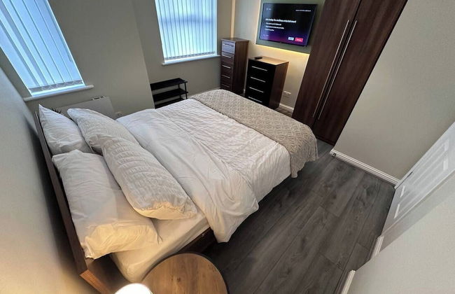 2br-sleeps4-freeparking-wifi-smarttvs - Foto 3