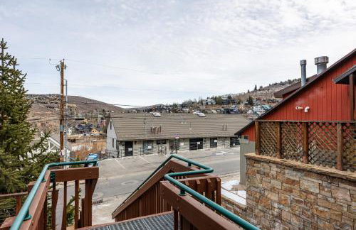 Unbeatable Location, Cozy Studio, Ski-In Ski-Out, Main Street Access, Perfect for Adventure! - Photo 9