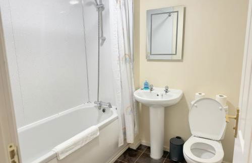 Family home close to Shrewsbury Town centre - Photo 28