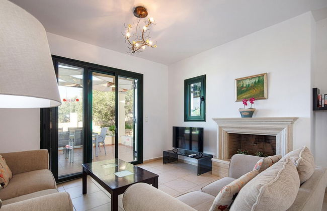 Villa Eleni in Pigianos Kampos - Photo 11