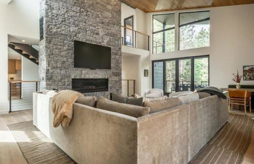 New Luxury Free Standing 4BR 4 and a halfBA Home Obsidian Reserve #146 Priv Hot Tub, 2-Car Garage Great Views - Foto 3