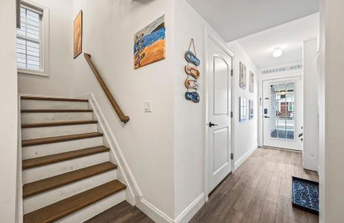 Beach House Steps away from the Boardwalk and Beach with Ocean Views in Seaside Heights! - Foto 49