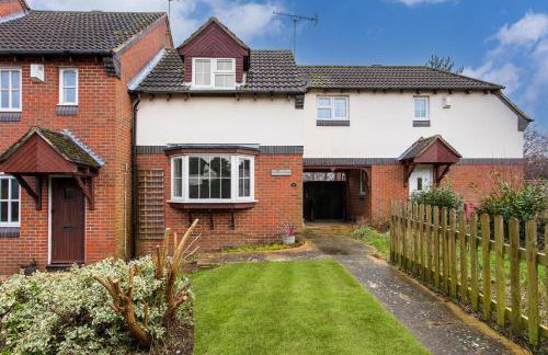 Winslow House - Walking Distance to the High Street - Driveway Parking, Fast WiFi, Smart TV and Self-Check-In by Yoko Property - Foto 24