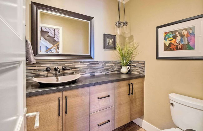 Fresh & Modern 3 BDR Just Blocks From Beach! - Photo 18