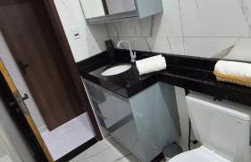 Apto Novo bem localizado e garagem - Foto 11