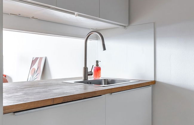 Central Studio Apartment with Balcony - Foto 5