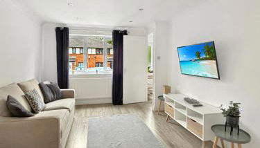 Amaya Three - Newly Renovated - Sleeps 6 - Grantham - Garden & Driveway - Free Gym Access - Foto 4