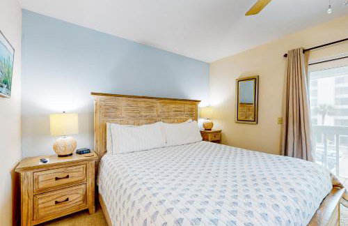 Ocean-view townhome with balcony & W/D - walk to beach - dog-friendly - Foto 11