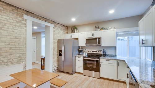 Smart TV and Central AandC! Stylish Logan Retreat - Foto 2