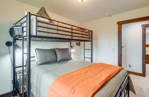 Pinedale Getaway Near Hiking, Skiing and Lakes! - Photo 14