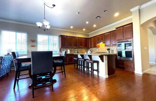 One Story Pet & Family Friendly Fireplace - Foto 12