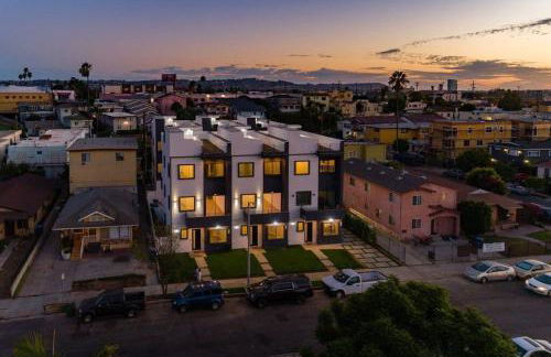 Luxury Modern 4 Bedroom 3 Bathroom Home with Rooftop Deck #2 - Photo 22