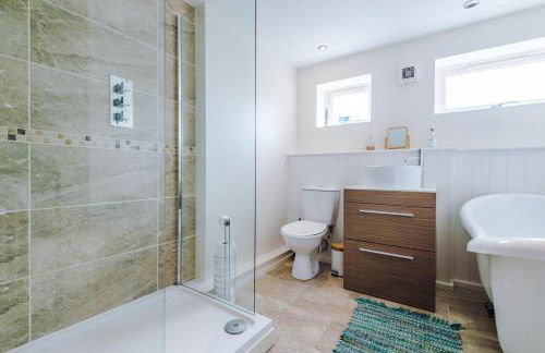 Belvedere House - Serene Countryside Escape - 4 Bedrooms Sleeps 8 - Photo 35